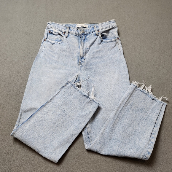 Abercrombie & Fitch '90s Straight Ultra High Rise Jeans - Blue - Picture 5 of 12